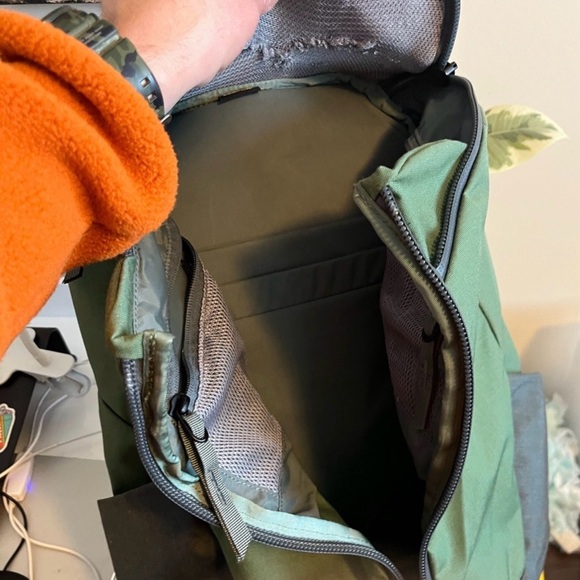 MYSTERY RANCH Catalyst 22 Backpack - Picture 3 of 4